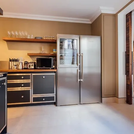Bright & Modern 4-bedroom In The Heart Of Apartment Berlin