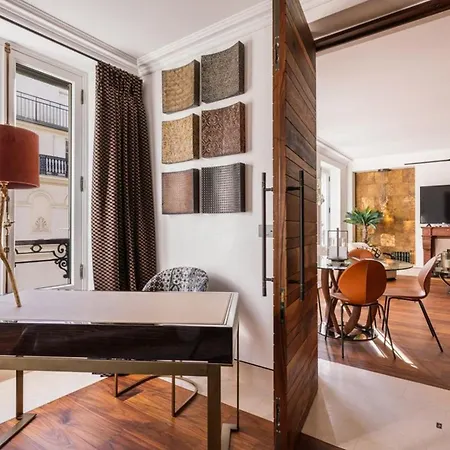 Bright & Modern 4-bedroom In The Heart Of Apartment *